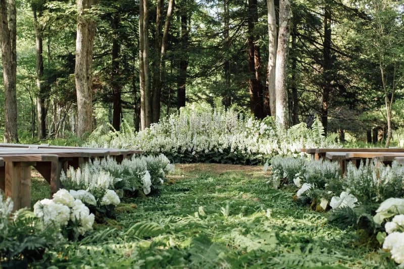 Featured image of post Garden Wedding Aisle Decoration Ideas - Garden buildings are ideal locations for either the reception or the wedding ceremony.