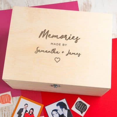 best anniversary gifts for her 2021: Engraved Keepsake Box